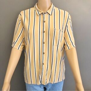 Double Zero Pastel Yellow Stripes Short Sleeves Button Down Shirt Blouse. Medium